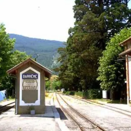 Appartement Cocooning A Barreme, 30 M² Avec Balcon *
