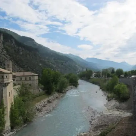 Cocooning A Barreme, 30 M² Avec Balcon Apartamento