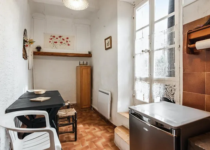 Cocooning A Barreme, 30 M² Avec Balcon *