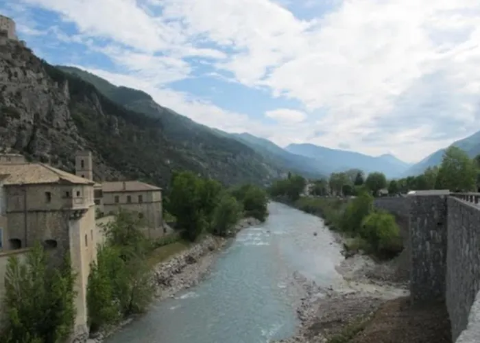 Cocooning A Barreme, 30 M² Avec Balcon Apartment